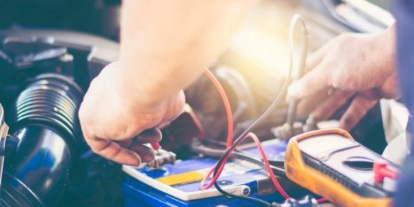 9 Tips Biar Aki Mobil Tetap Awet: Kapan Waktunya Ganti?