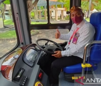Kejar Emisi Bersih 2045, Tahun Depan Pegawai Pemprov Bali Mesti Gunakan Kendaraan Berikut Ini adalah adalah
