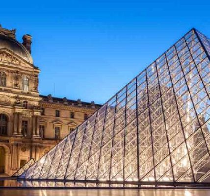 Museum Louvre Paris akan Naikkan Harga Tiket Sebesar 30 Persen